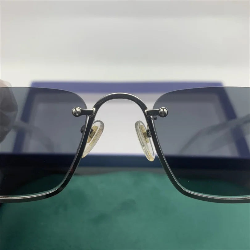 Hot Selling Semi Infinite Fashion New Women's Strange And Sexy Little Sunglasses, Brand Designer Punk Girl's Sunglasses UV400